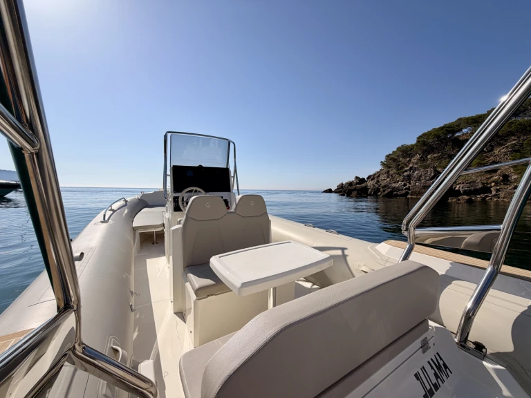 RIB hire in Roses - Capelli Tempest 650