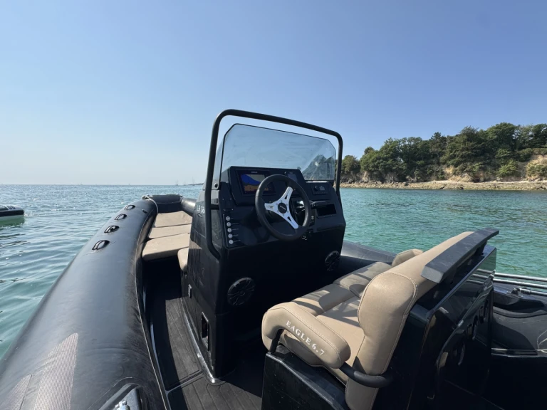 RIB hire in La Forêt-Fouesnant - Brig Eagle 670