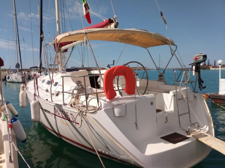 Yacht hire Castellammare del Golfo cheap Oceanis 393 Clipper