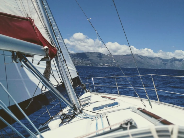 Hire Sailboat with or without skipper Bénéteau Castellammare del Golfo