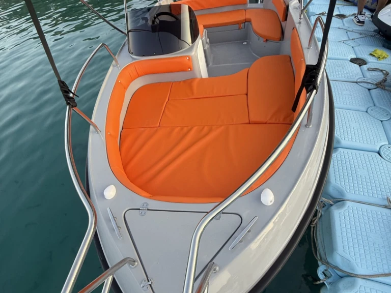 Yacht hire Pula cheap Luka