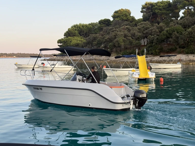 Motorboat hire in Pula - sport-mare Luka