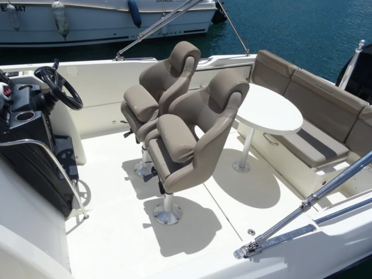 Yacht hire Mandelieu-la-Napoule cheap Activ 755 Open