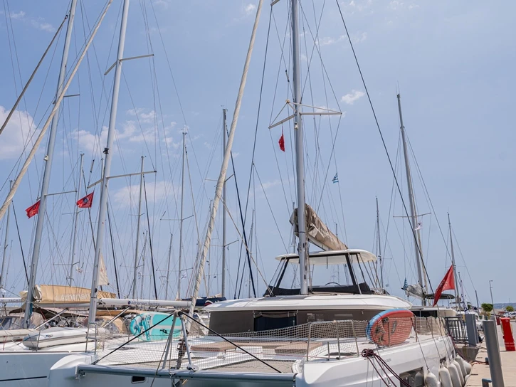 Hire a Lagoon Lagoon 46 Piso Livadi