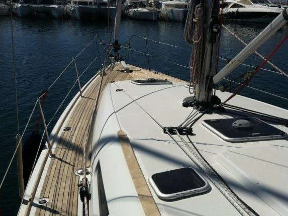 Yacht charter Lávrio - Jeanneau Sun Odyssey 42i on SamBoat