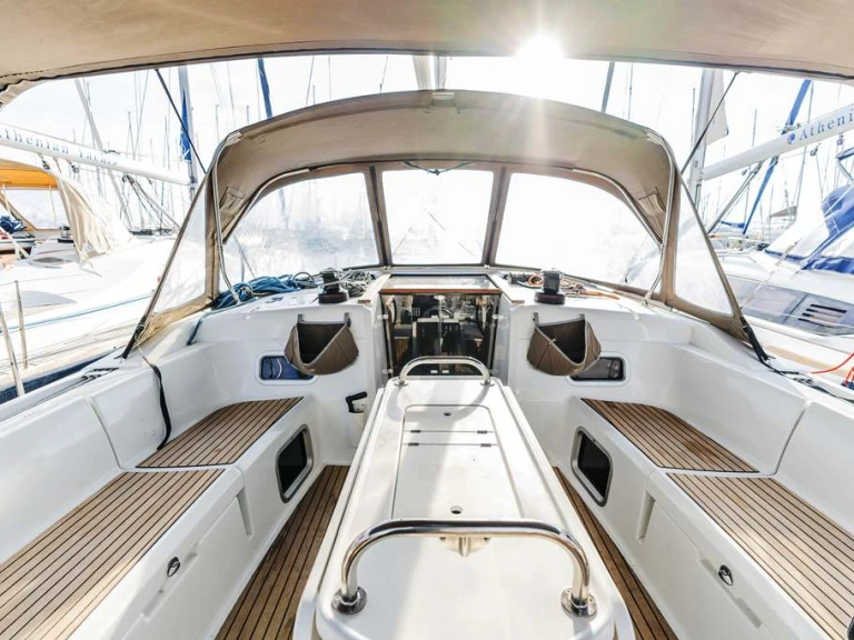 Hire Sailboat with or without skipper Jeanneau Neo Klima