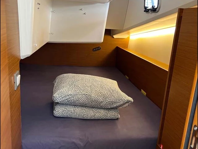 Hire a Jeanneau Sun Odyssey 380 Gouvia