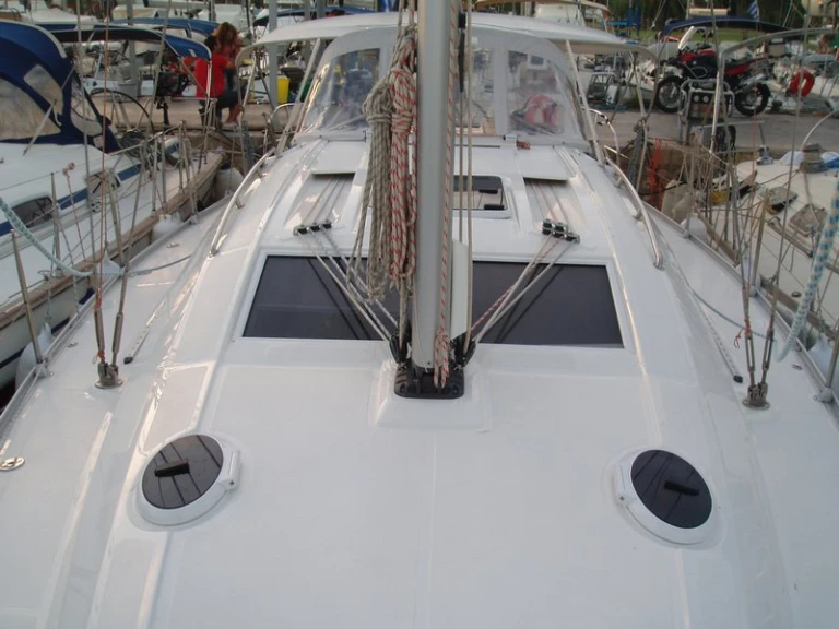 Sailboat hire in Préveza - Elan Impression 384