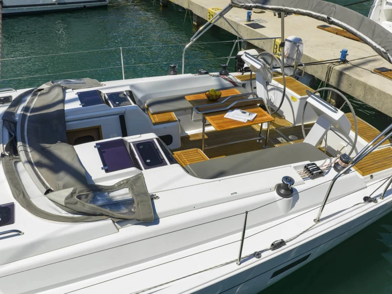 Yacht charter Komolac - Hanse Hanse 455 on SamBoat