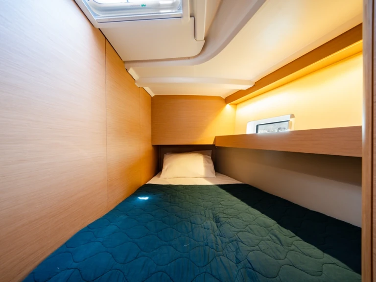 Sailboat hire in Lávrio - Jeanneau Sun Odyssey 490