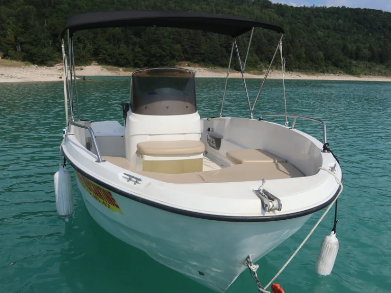 Hire a Karnic 550 Maisod