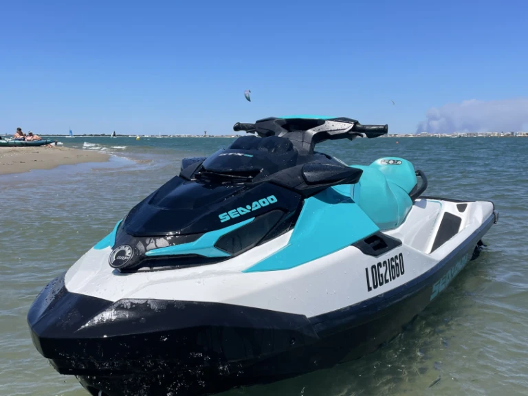 Yacht hire Le Grau-du-Roi cheap GTX 