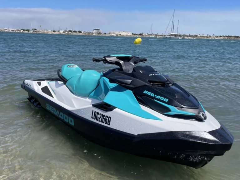 Jet ski hire in Le Grau-du-Roi - Sea-Doo GTX 