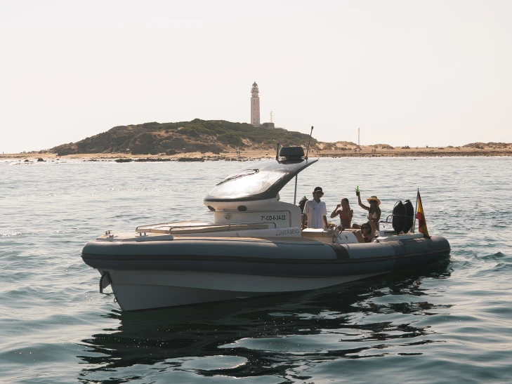 RIB hire in Puerto De Barbate - Pirelli PZero 1100 Cabin