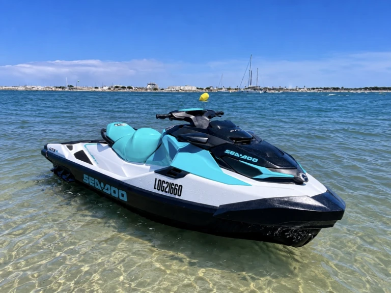 Jet ski to hire Le Grau-du-Roi at the best price