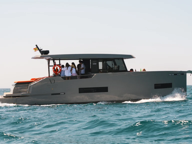 Yacht charter Puerto De Barbate - De Antonio D50 Coupe on SamBoat