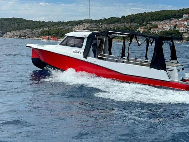 Motorboat to hire Hvar at the best price