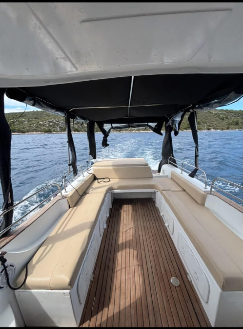 Hire a Sea Thunder 9 Bakan Hvar