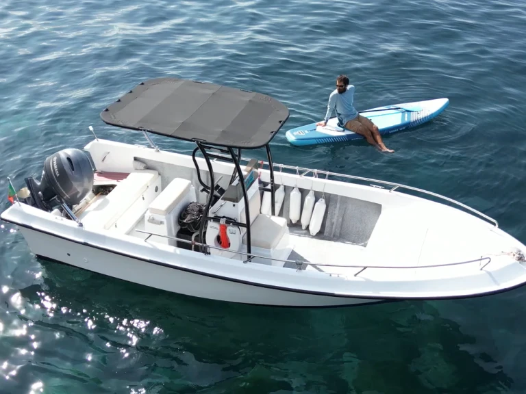 Motorboat to hire Porto do Funchal at the best price