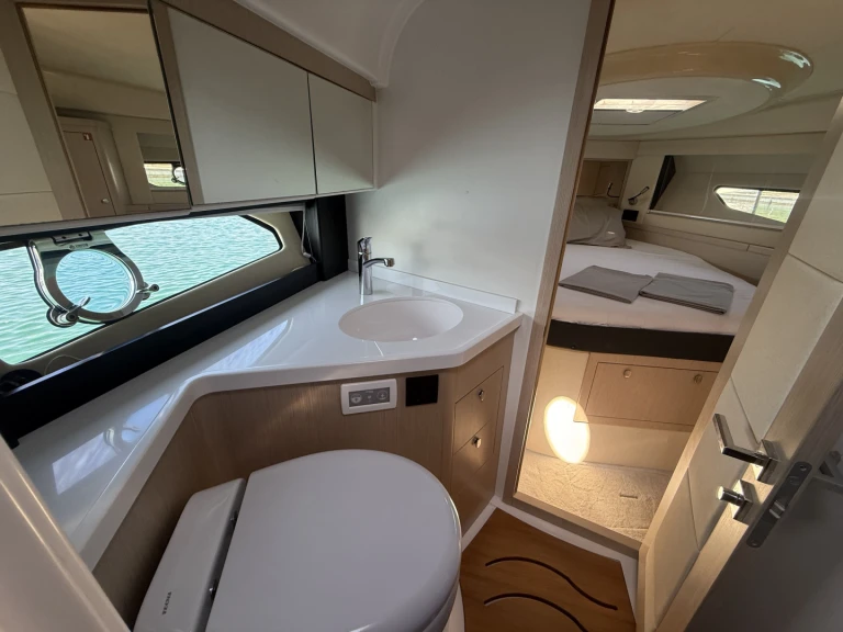 Motorboat to hire Pula at the best price