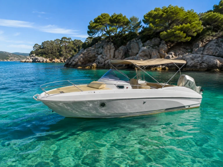 Motorboat to hire Mandelieu-la-Napoule at the best price