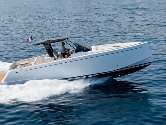 Hire a Pardo Yachts Pardo 38 Cogolin