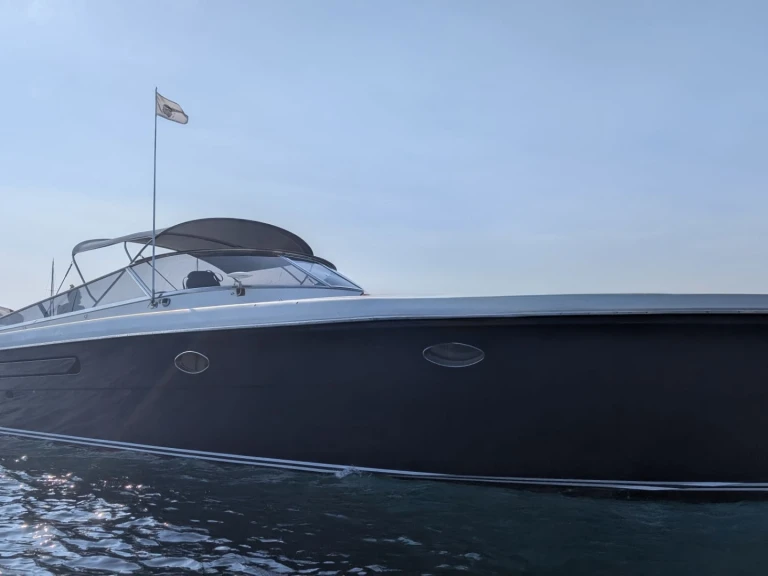 Hire Motorboat with or without skipper Itama Port Grimaud