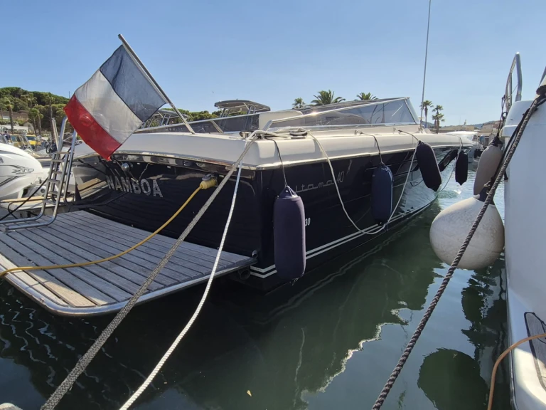 Hire a Itama 40 Port Grimaud