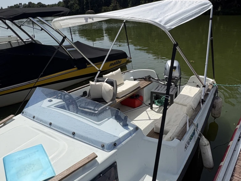 Hire a Bénéteau Californie 440 Cantenay Epinard