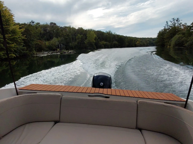 Quicksilver Activ 645 Cabin charter bareboat or skippered in  Meaux