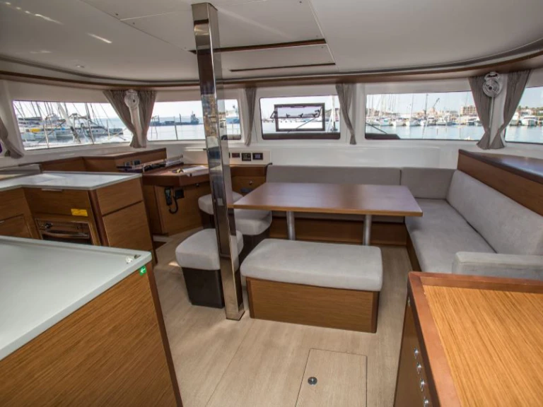 Hire Catamaran with or without skipper Lagoon Lávrio