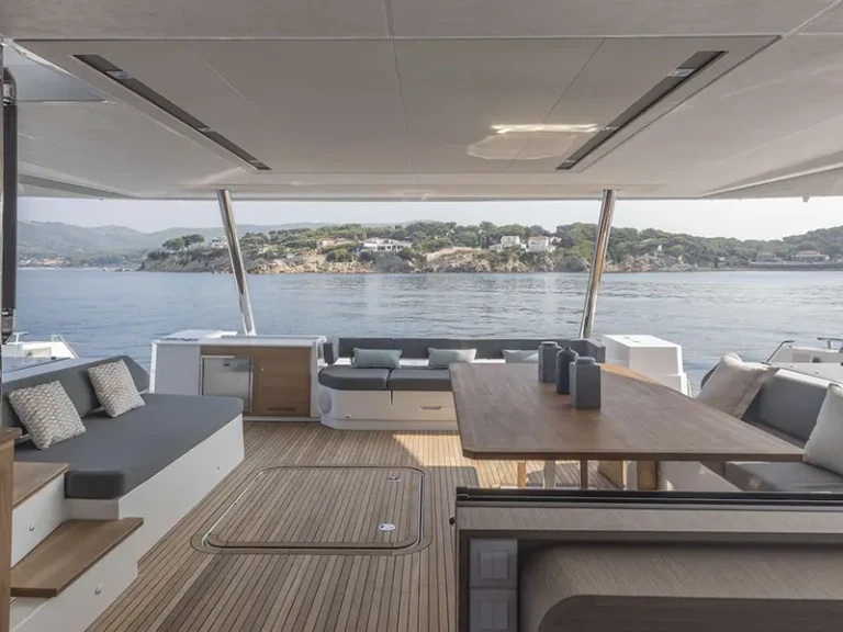 Yacht charter Porto-Vecchio - Fountaine Pajot Samana 59 on SamBoat