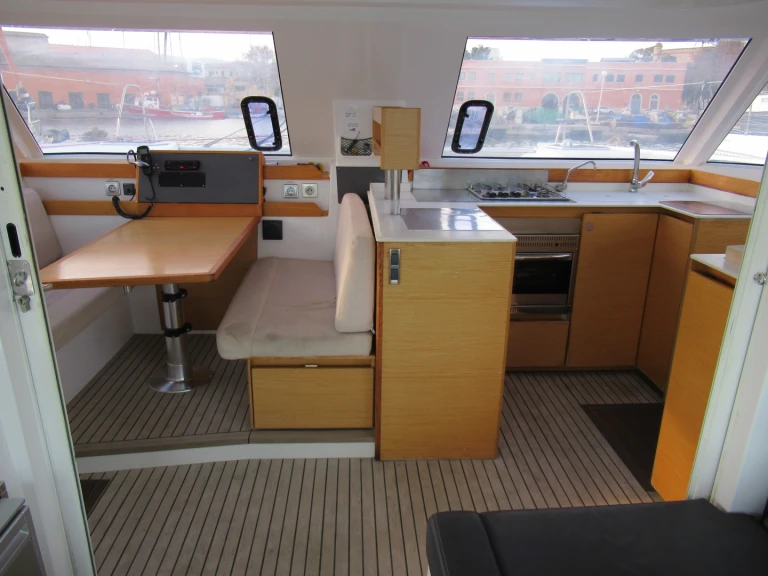 Hire Catamaran Nautitech with a boat licence