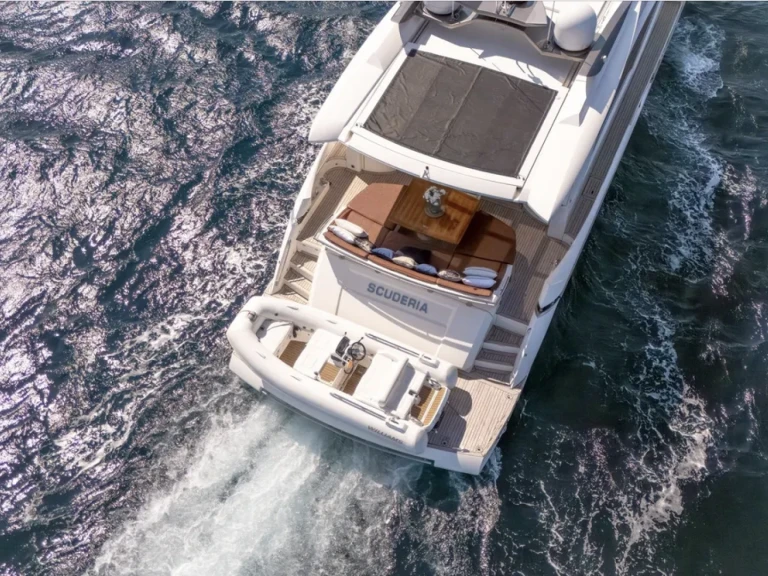 Charter a Absolute Absolute 70 STY in Golfe de Saint-Tropez on Samboat