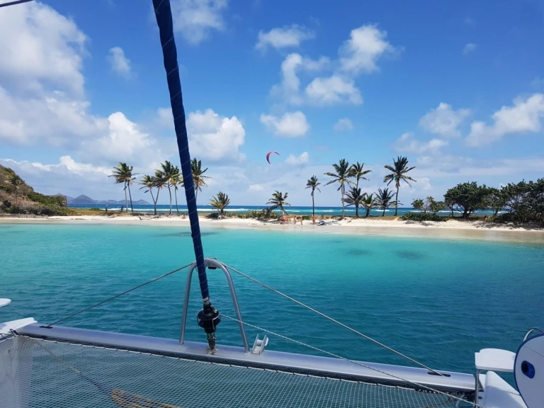 Yacht charter Calliaqua Bay - Fountaine Pajot Tanna 47 on SamBoat