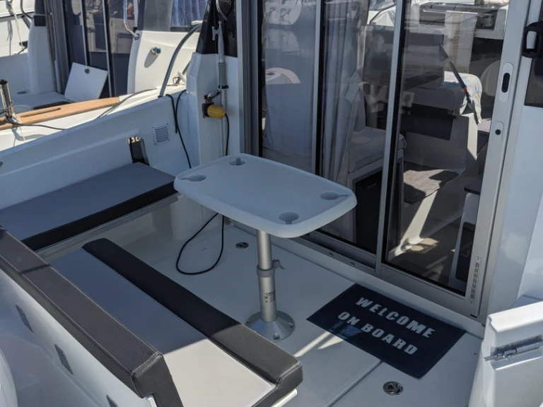Hire a Jeanneau Merry Fisher 795 Series2 Saint-Gilles-Croix-de-Vie