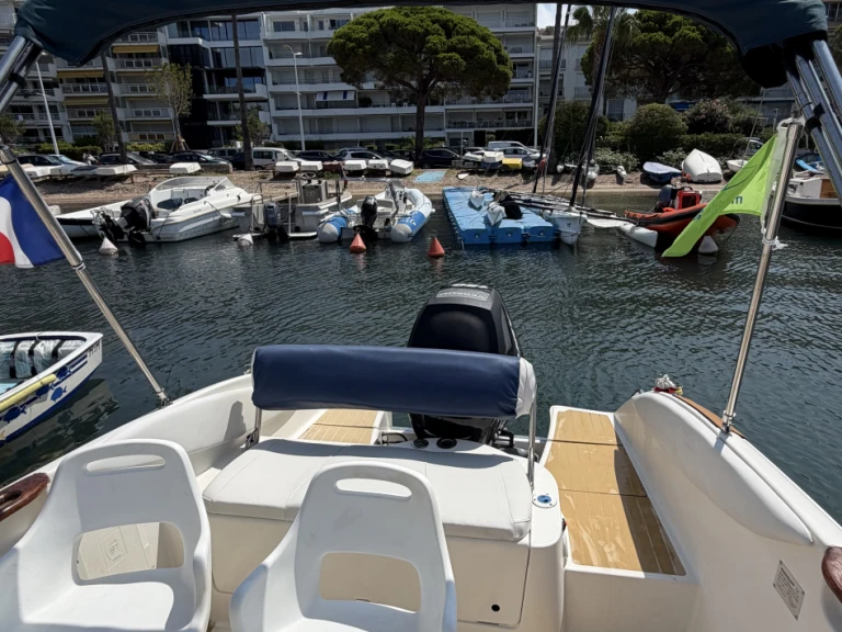 Hire a Quicksilver Quicksilver 600 Commander Cannes