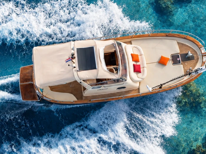 Fratelli Aprea Sorrento 7,50 cabinato charter bareboat or skippered in  Medulin