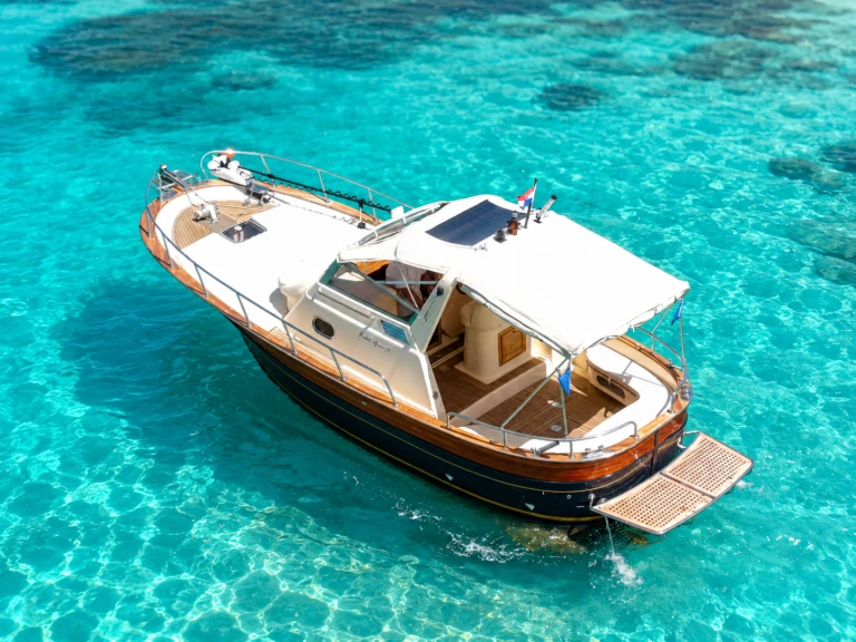 Yacht charter Medulin - Fratelli Aprea Sorrento 7,50 cabinato on SamBoat