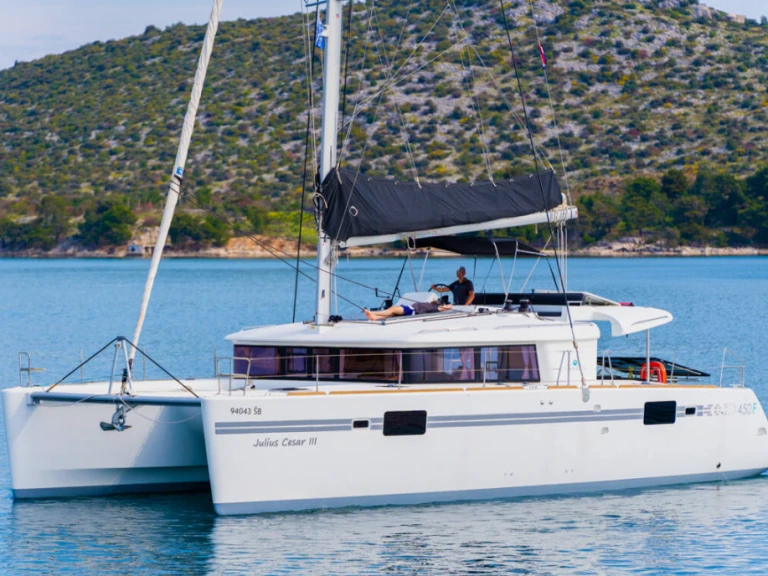 Charter a Lagoon Lagoon 450 F in Rogoznica on Samboat