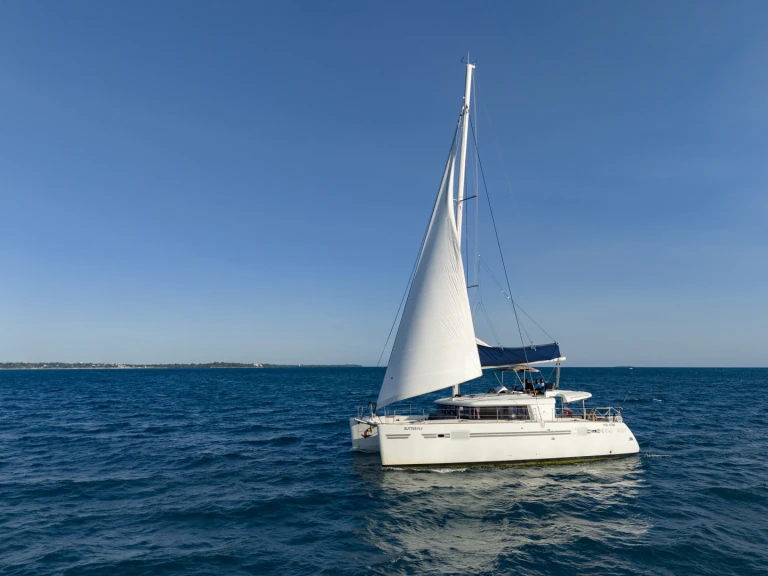 Catamaran hire in Zanzibar - Lagoon Lagoon 450 F