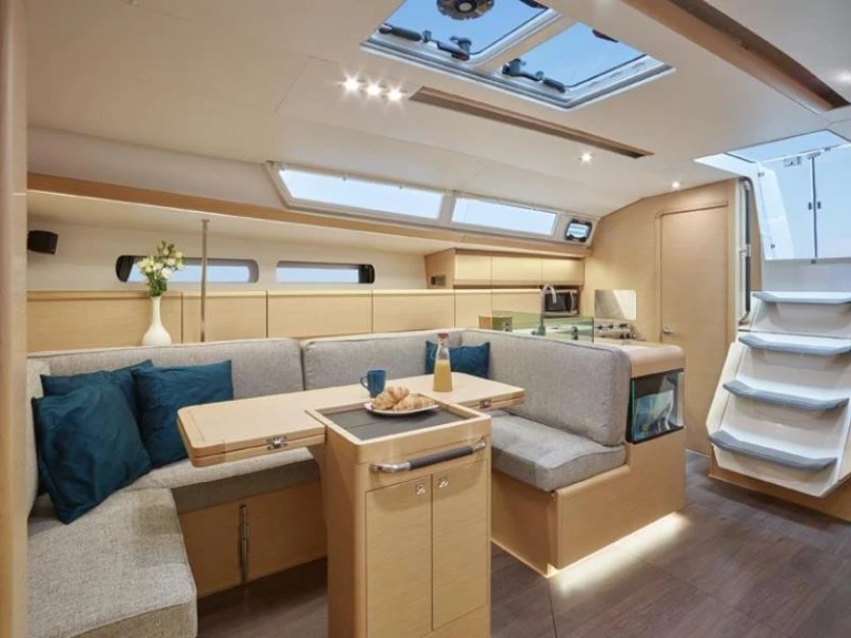 Charter a Jeanneau Sun Odyssey 449 in Gouvia on Samboat