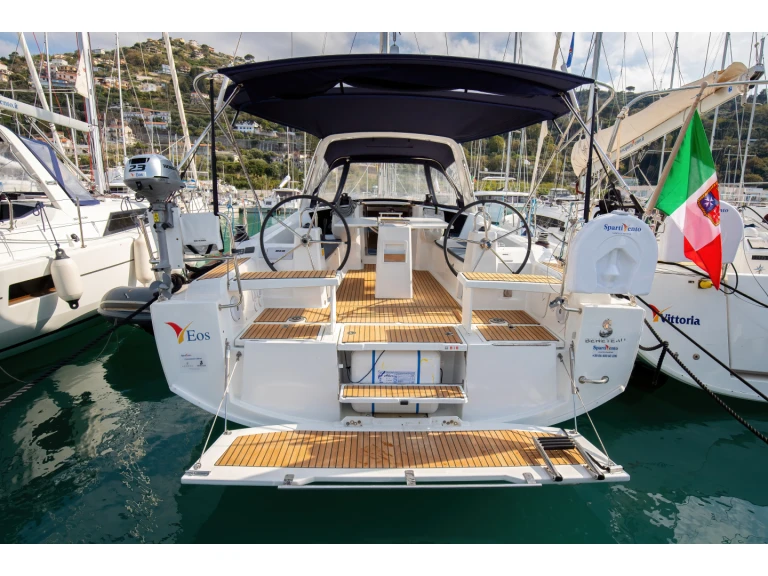 Sailboat to hire Castellammare del Golfo at the best price