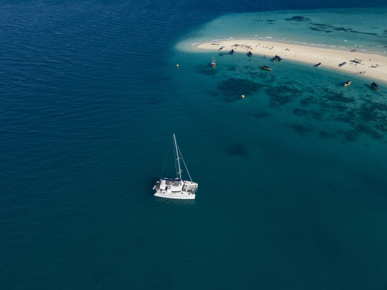 Catamaran hire in Zanzibar - Lagoon Lagoon 450 F