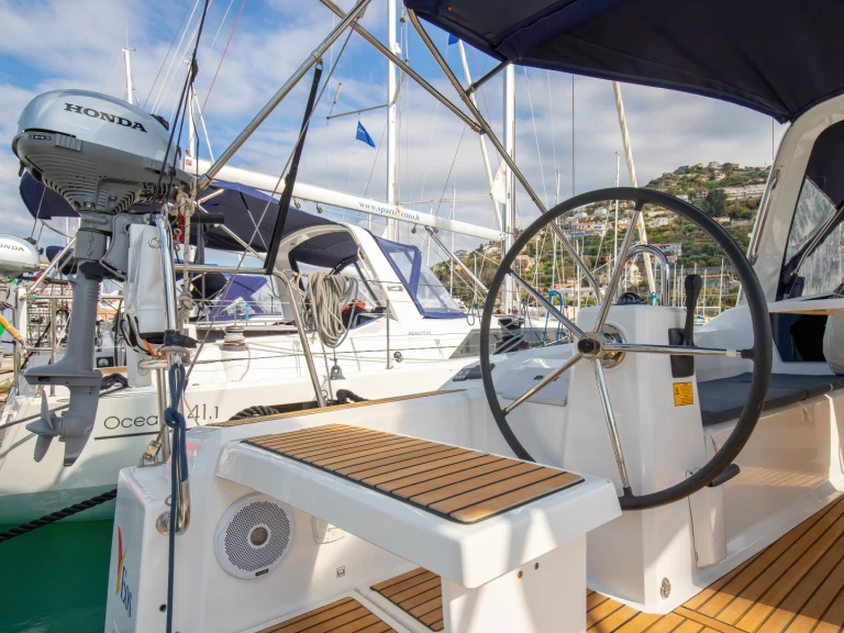 Charter a Bénéteau Oceanis 38.1 in Castellammare del Golfo on Samboat