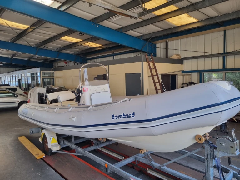 Hire RIB Bombard with a boat licence