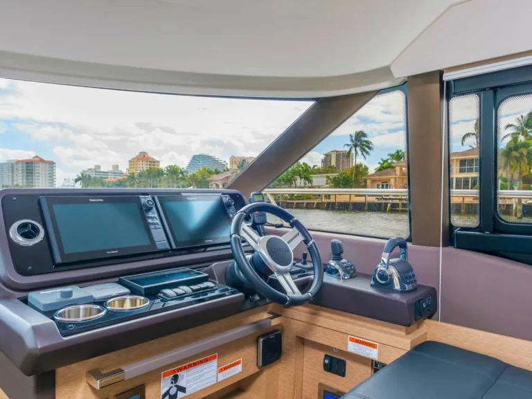 Charter a Sunseeker Manhattan 56 in Zanzibar on Samboat