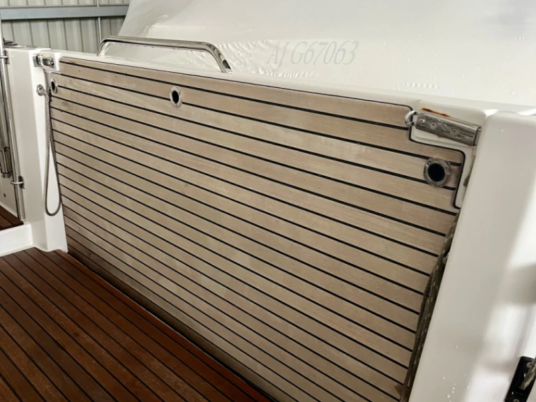 Yacht hire Ajaccio cheap FLYER 9 SUNdeck