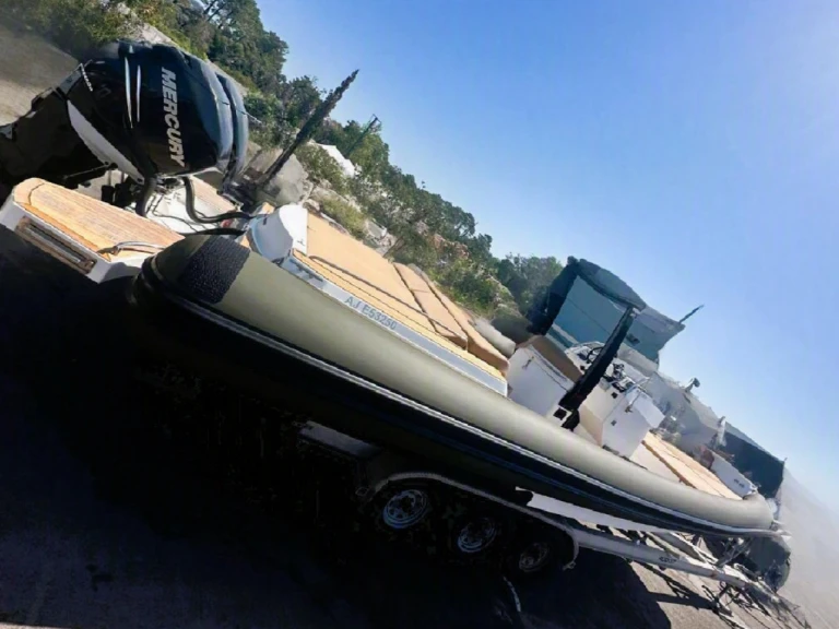 RIB hire in Porto-Vecchio - cantieri magazzu SPIDER