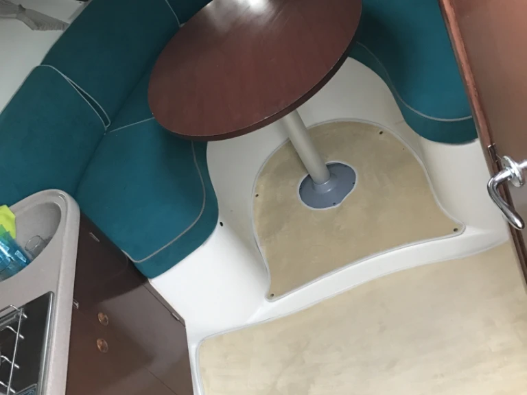 Motorboat to hire Hyères at the best price